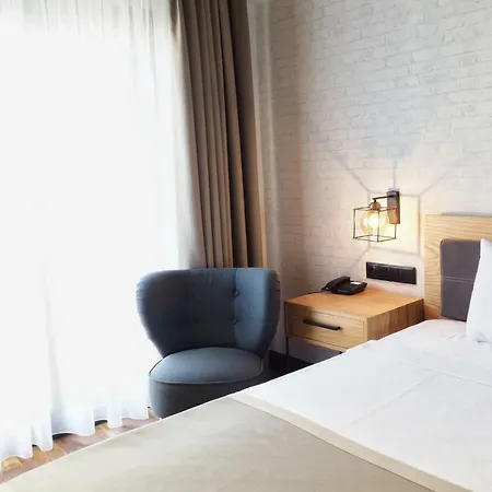 Hotel Ekmas *